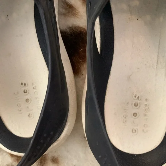 Crocs boys slip on shoes, navy/white, sz 7 (big boys) - Picture 4 of 9